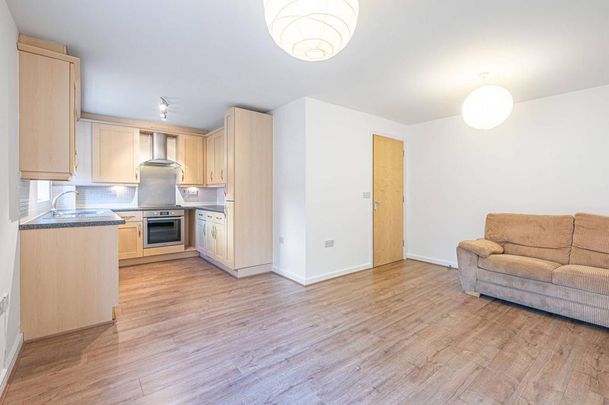 2 bedroom flat to rent - Photo 1
