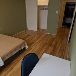 Private 1 Bedroom Furnished near to English Bay /Available October1st - Photo 2