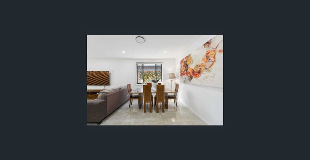 Spacious 5-Bedroom Family Home in a Prime Bradbury Location ! - Photo 1