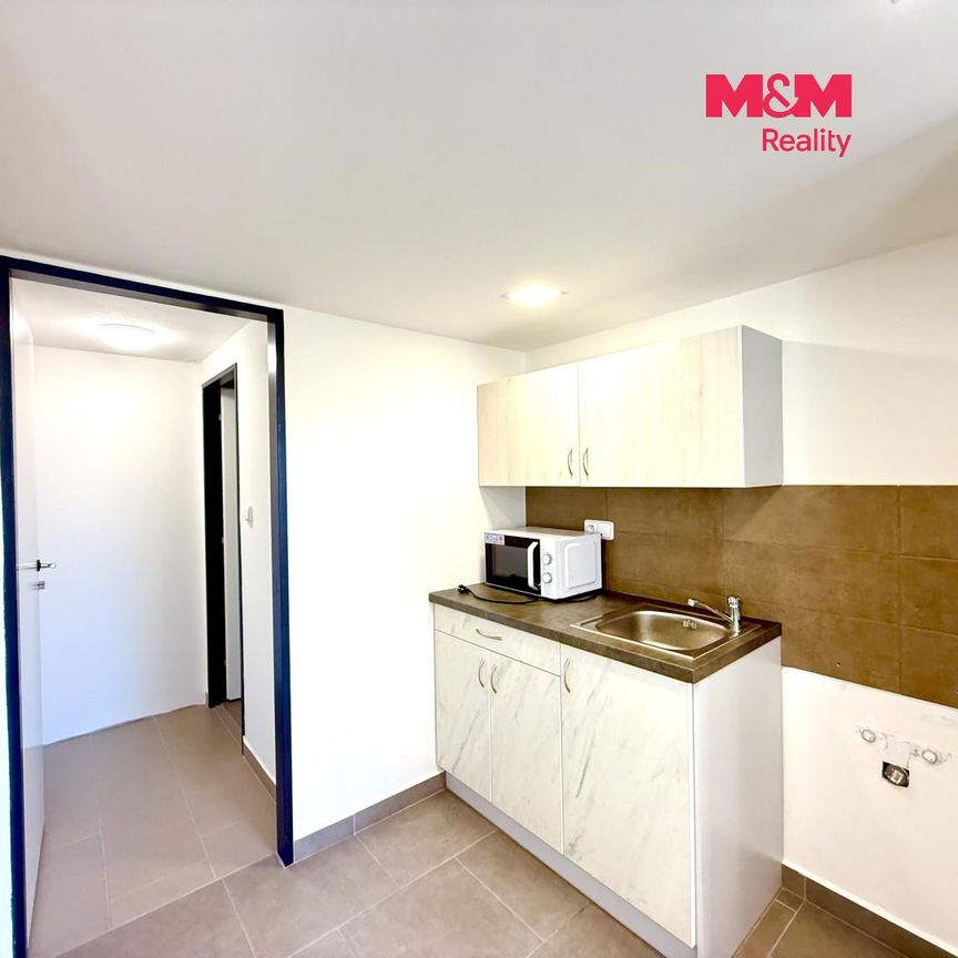 Pronájem bytu 1+1 40 m² - Photo 1