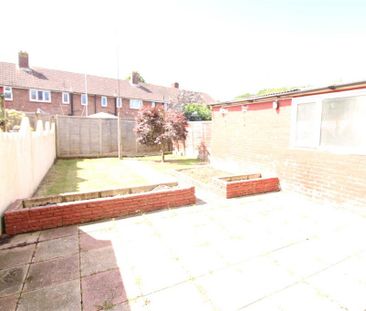 3 bedroom terraced house to rent - Photo 5