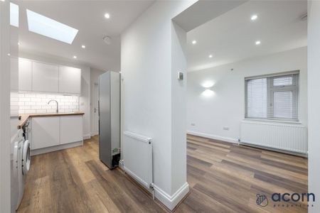 Studio to rent - Photo 3