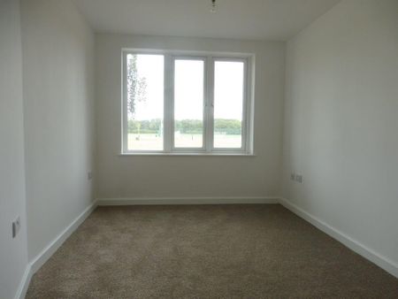 Bushfield, Orton Goldhay, Peterborough - Photo 2