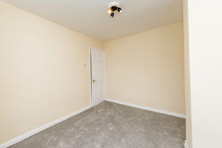 TOPCLIFFE LANE MORLEY LEEDS LS27 0HL - Photo 4