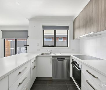 Contemporary Family Home in the Heart of Newnham - Photo 2