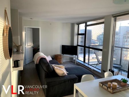 Condo in Downtown Vancouver, BC - Photo 2