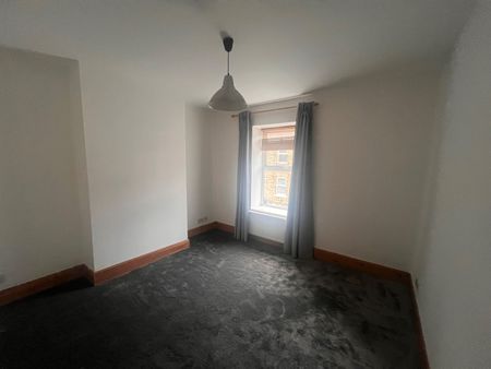 2 Bed Terraced House, Lydgate Lane, S10 - Photo 2