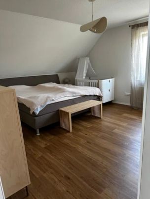 Sehr schöne, top gepflegte 3 Zimmer DG Wohnung mit Garage in Oberspeltach - Foto 1