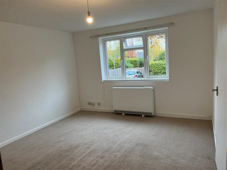 3 bedroom end of terrace house to rent - Photo 2