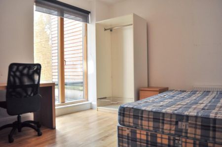 2 bedroom flat to rent - Photo 5