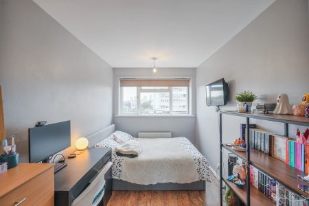 Wick Road – Room 3 - Photo 4