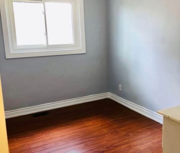 For Lease - 45 Summerside Crescent, Toronto, Ontario - Photo 4