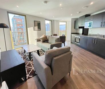 2 bedroom flat to rent - Photo 2