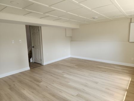 For Lease - 6781 Dawson Street, Niagara Falls, Ontario - Photo 4