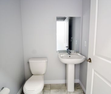 For Lease - 98 Shoreview Place Unit# 6, Hamilton, Ontario - Photo 3