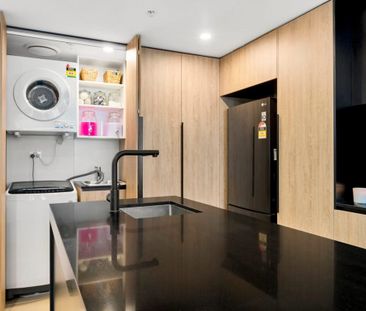 Fully Furnished Apartment In Prime Location! - Photo 3