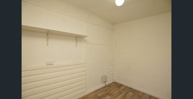 SPACIOUS THREE BEDROOM HOME - Photo 1