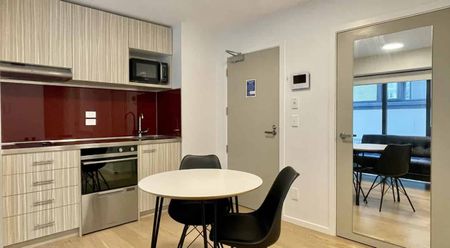 Modern Inner City Apartment - Photo 3