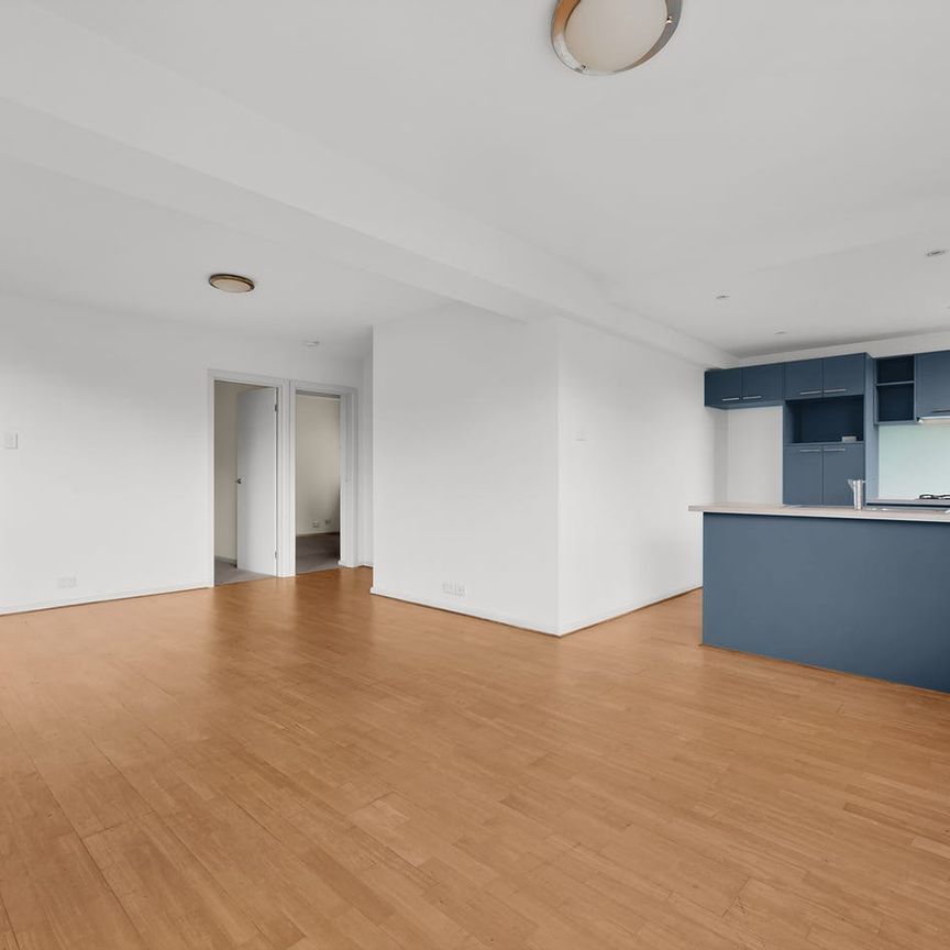 Brilliant Burnett - Photo 1