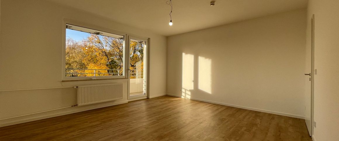 *riesiger Balkon für Wohnzimmer & Schlafzimmer*kernsaniert*Tageslichtbad* - Foto 1