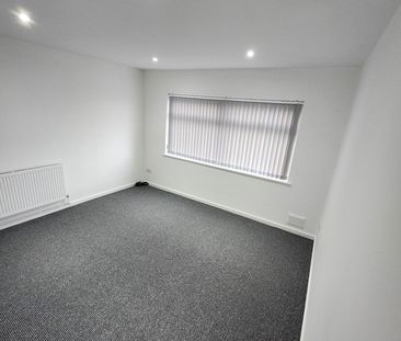 3 Bed Semi-Detached House, Four Acres, BS13 - Photo 3