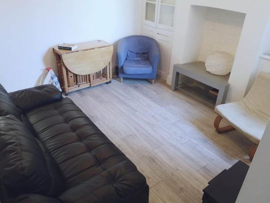 4 bedroom terraced house to rent - Photo 1