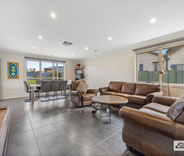 Modern Family Home - Photo 2