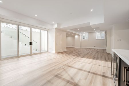 For Lease - 368 Weighton Drive, Oakville, Ontario - Photo 2