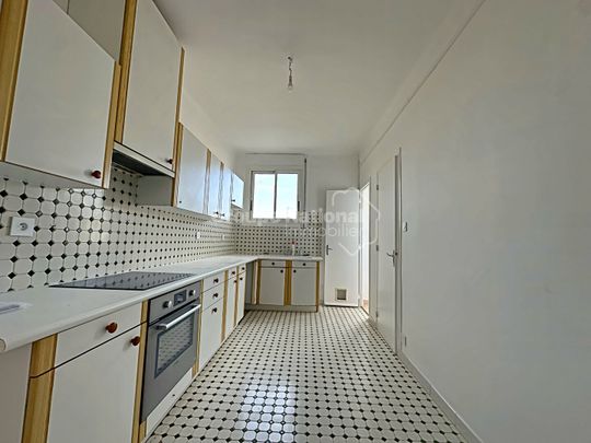 A louer Arles Trinquetaille T3 avec place parking, - Photo 1