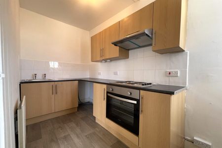 2 bed Flat Elderton Road, Essex, Westcliff-on-Sea, SS0 - Photo 4