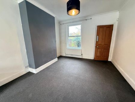 2 bedroom end of terrace house to rent - Photo 2