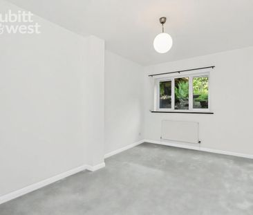 4 bedroom end of terrace house to rent - Photo 1