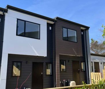 Large 3 Bedroom Townhouse - Photo 4