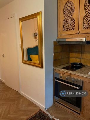 Studio to rent - Photo 1