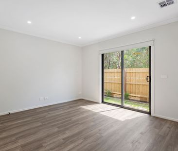 Stylish 3-Bedroom House in Seaford - Photo 2