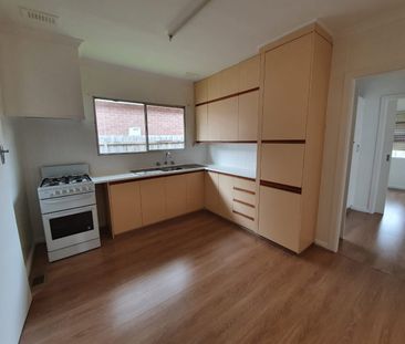 1/10 Binalong Avenue, Chadstone VIC 3148 - Apartment For Rent | Domain - Photo 5