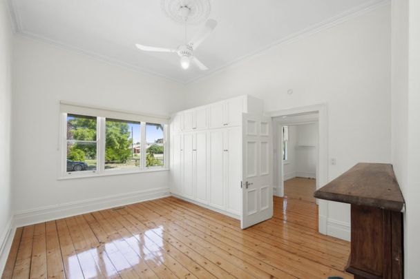 Spacious and Elegant Victorian Home in a Sought-After Inner East Location - Photo 1