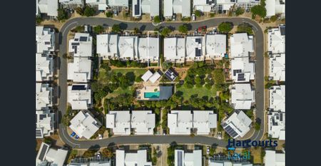 Pretty, Comfy, And So Handy! - Photo 4