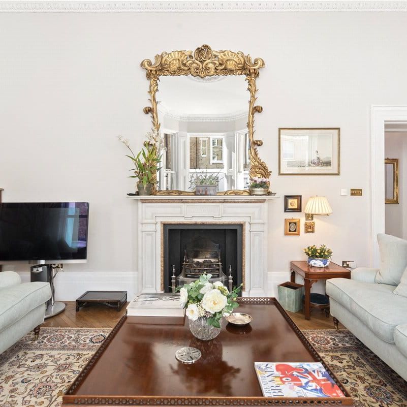 A magnificent ground and lower ground maisonette situated in a stucco-fronted period building on the corner of Elvaston Place and Gore Street in the heart of South Kensington. Minimum Tenancy Length: 12 months EPC rating C | CounciL Tax Band G - Photo 1