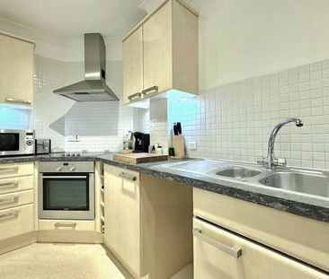 London Road, Camberley, Surrey, GU15 - Photo 3