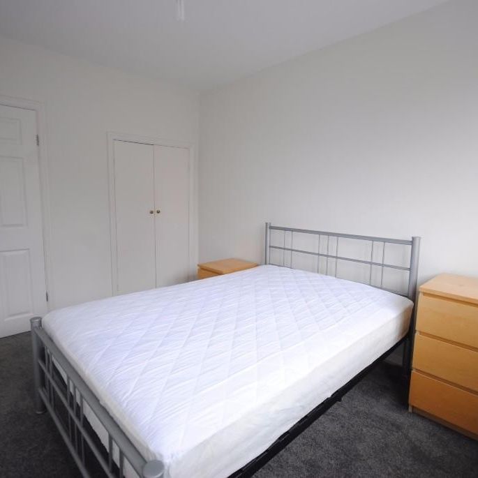 Room in a Shared Flat, Wilmslow Road, M14 - Photo 1