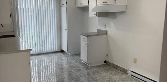 4 1/2 à louer - Photo 2