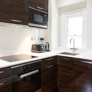 Kensington Gardens Square, London - Photo 2