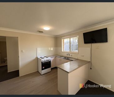 **APPLICATION APPROVED** Freshly Updated 3-Bedroom Townhouse – Read... - Photo 2