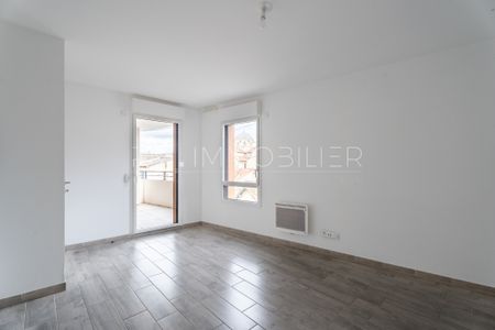 Type 2 avec terrasse Avenue Madrague de Montredon Marseille 13008 - Photo 2