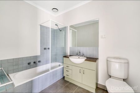 Impressive Abode In Convenient Locale - Photo 4