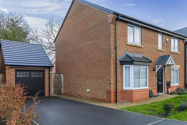 4 bedroom detached house to rent - Photo 1