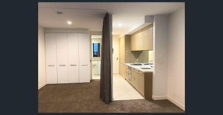 WELL PRESENTED STUDIO APARTMENT! - Photo 3