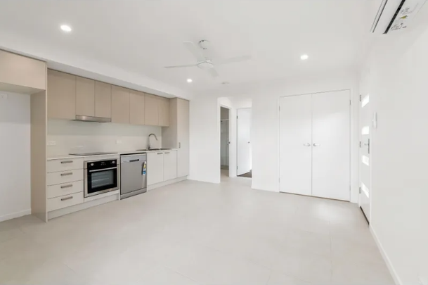 Charming 2-bedroom house in Logan Reserve - Photo 1