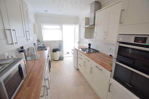 Durland Close, New Milton, Hampshire, BH25 - Photo 1